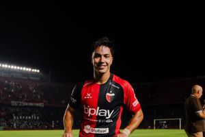 Ignacio Lago, el primer futbolista argentino en declararse homosexual, se viste de héroe con un gol agónico