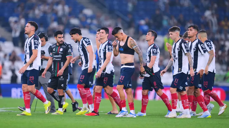 Jugadores de Rayados de Monterrey en lamento tras la derrota contra Atlético San Luis | MEXSPORT