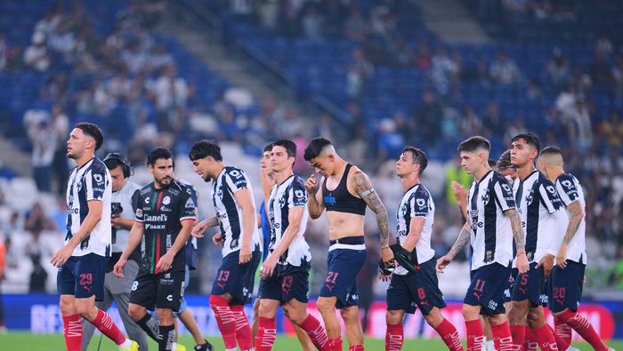 Jugadores de Rayados de Monterrey en lamento tras la derrota contra Atlético San Luis | MEXSPORT