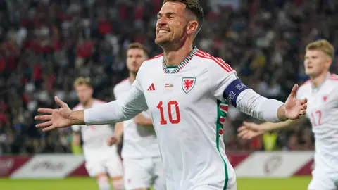 Aaron Ramsey celebra un gol con la Selección de Gales | AP