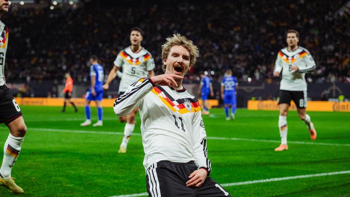 Nick Woltemade, delantero de la Selección de Alemania, celebra un gol. l @DFB_Team