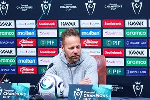 DT de LAFC explota contra Turco Mohamed: "Es un payaso que le falta clase"