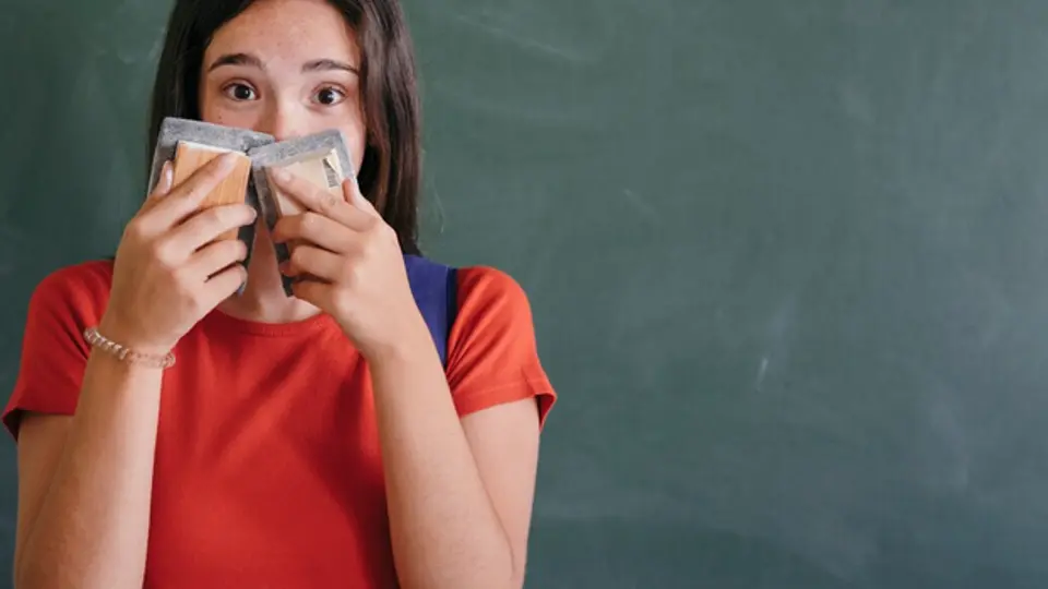 Detectaron nuevos intentos de fraude digital dirigidos principalmente a estudiantes y docentes / Magnific