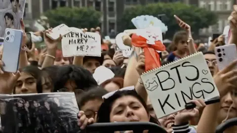 Las más emocionadas de la visita de BTS a Palacio Nacional fueron las Army's / Especial