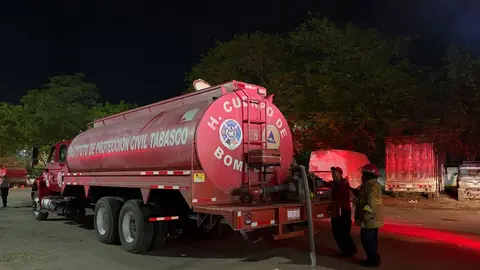 Los Bomberos lograron controlar las llamas para que no abarcaran más zonas de la Feria de Tabasco / Especial