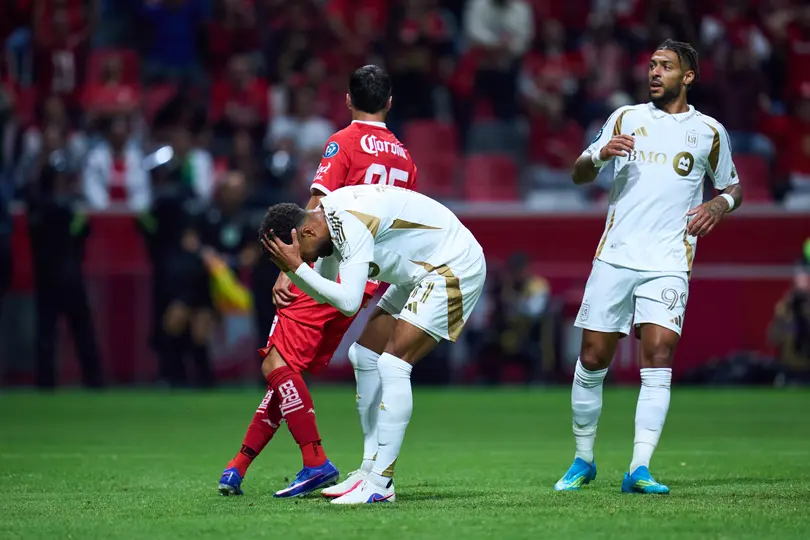 Timothy Tillman con increíble falla ante Toluca | MEXSPORT