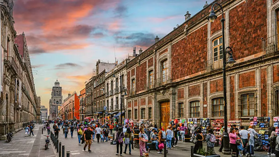 Especialistas alertaron que algunas zonas de la capital se hunden hasta 2.5 centímetros por mes./ Pixabay