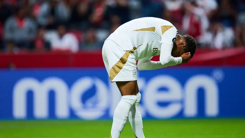 Timothy Tillman frustrado por fallar ante Toluca