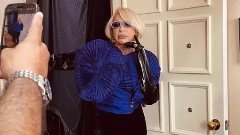 Laura Bozzo afirma que el problema fue con Irina y no con el actor, por lo que no le dará un peso / Especia