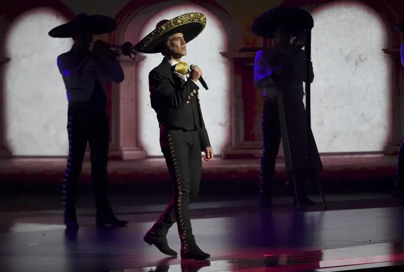 Alejandro Fernández y Banda MS encabezarán el Festival Arre Pepsi Black 2026 en la Ciudad de México./ AP