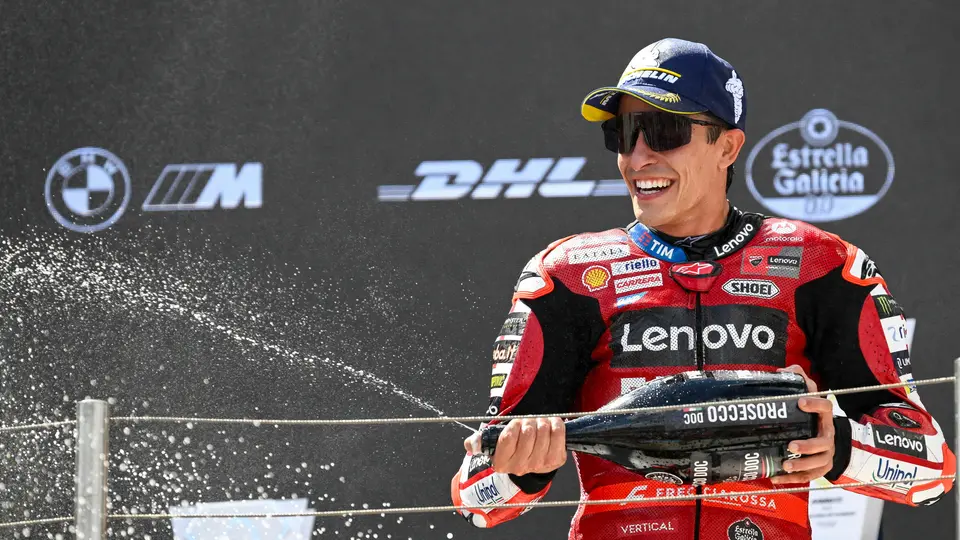 Márquez festejando su victoria 100 en Hungría | AP