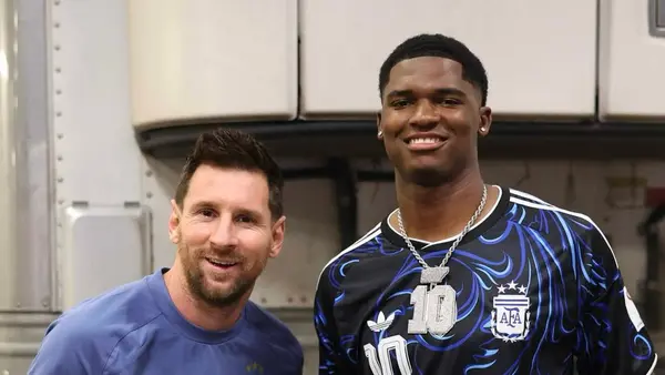 Messi recibe regalo especial de Marcel Reed tras partido de Argentina en Texas