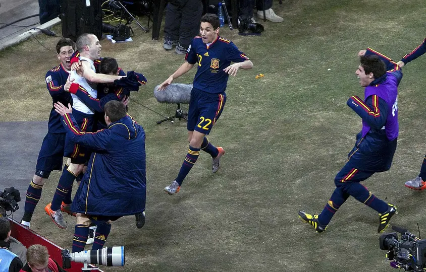 Jugadores de España celebran el gol de Iniesta ante Países Bajos | MEXSPORT