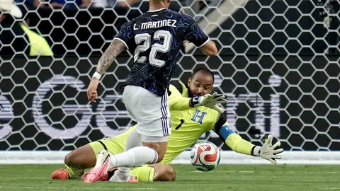 Polémico penal abre el camino para que Argentina gane su penúltimo partido amistoso previo a la Copa del Mundo
