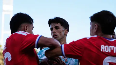 Jugadores de Chile y Portugal peleándose | AP