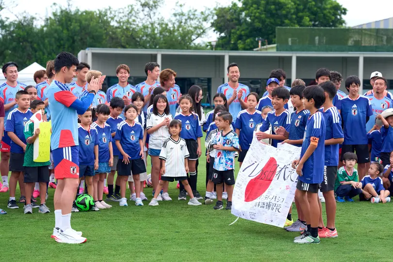 La Selección de Japón convive con niños de su país | MexSport