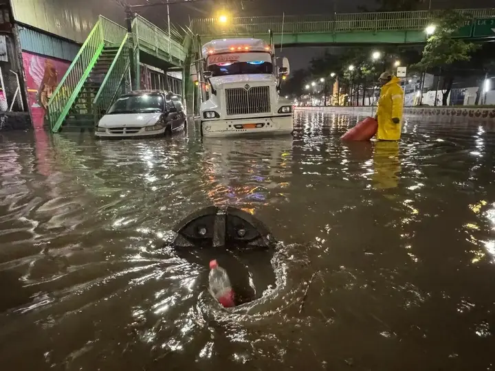 El pronóstico contempla tormentas acompañadas de actividad eléctrica y posible caída de granizo en algunas alcaldías./ RS