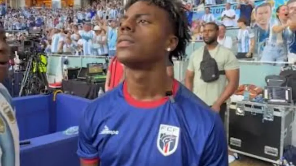 Aquí apareció con la playera de Cabo Verde | Redes