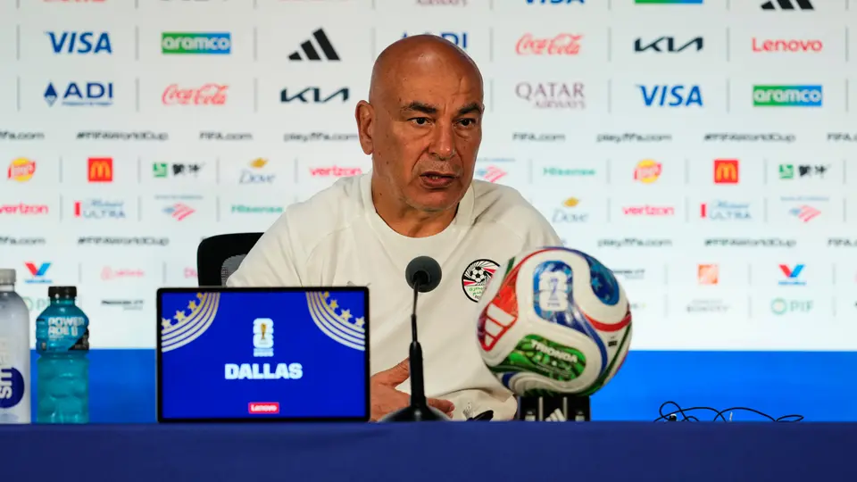 Hossam Hassan en conferencia de prensa | AP