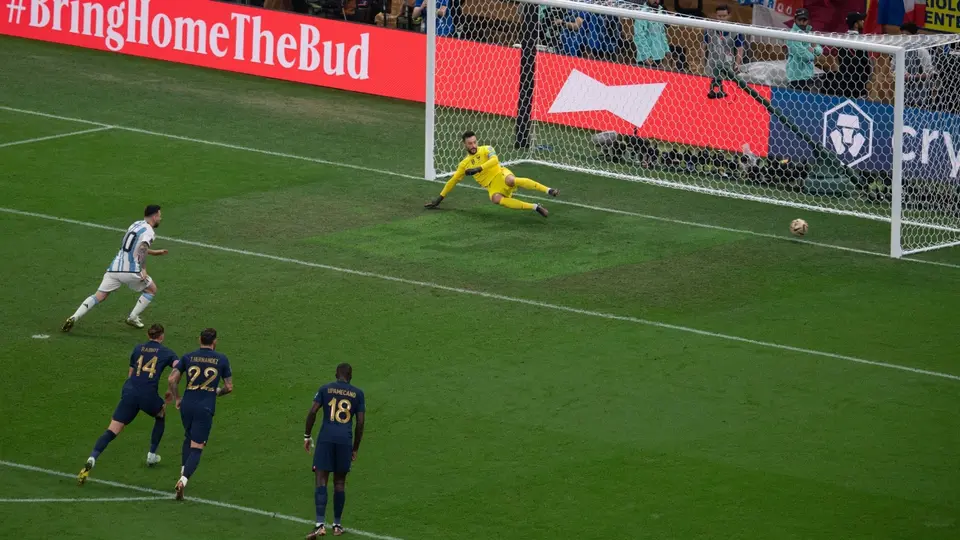 Messi anota penalti en la Final de Qatar 2022 ante Francia | MEXSPORT