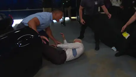 Cody Rhodes es atacado brutalmente por Gunther en el inicio de Monday Night Raw