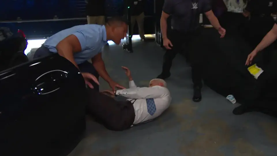 Cody Rhodes es atacado brutalmente por Gunther en el inicio de Monday Night Raw