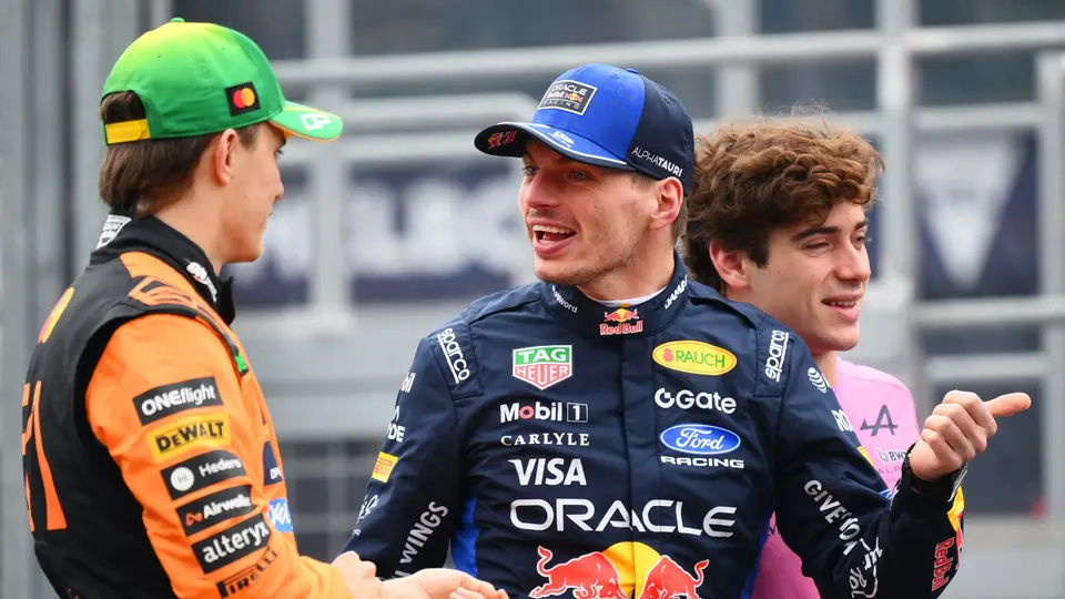Óscar Piastri y Max Verstappen en el Gran Premio de Abu Dhabi 2025 | RED BULL