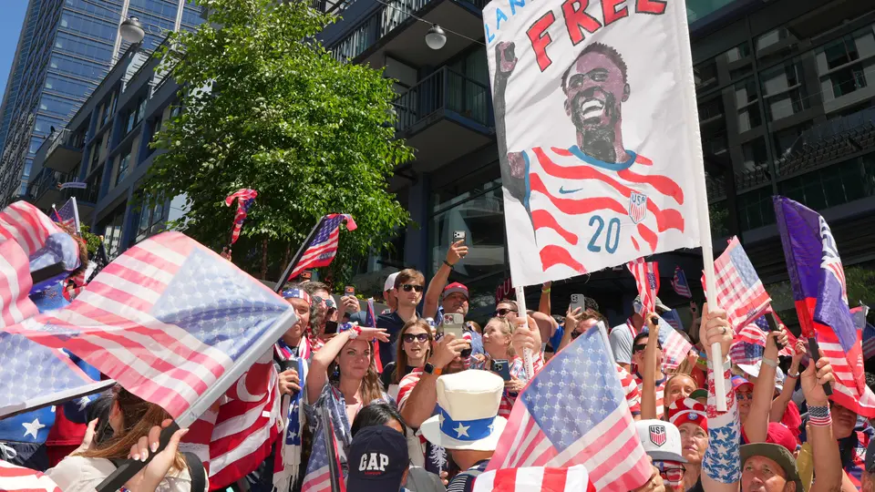 Miles de aficionados de Estados Unidos salieron a las calles de Seattle | AP