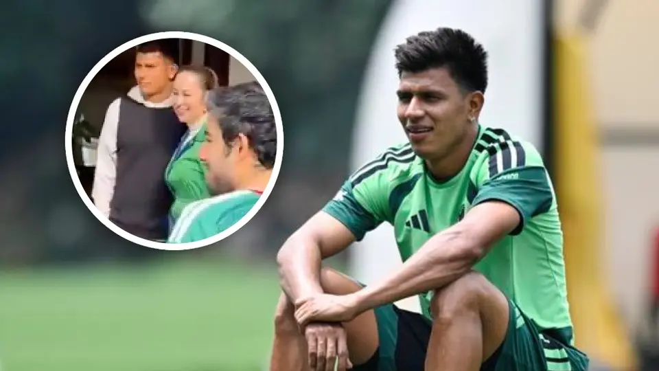 ¡Como héroe nacional! Jesús Gallardo recibe seranata, en su casa, por fans mexicanos
