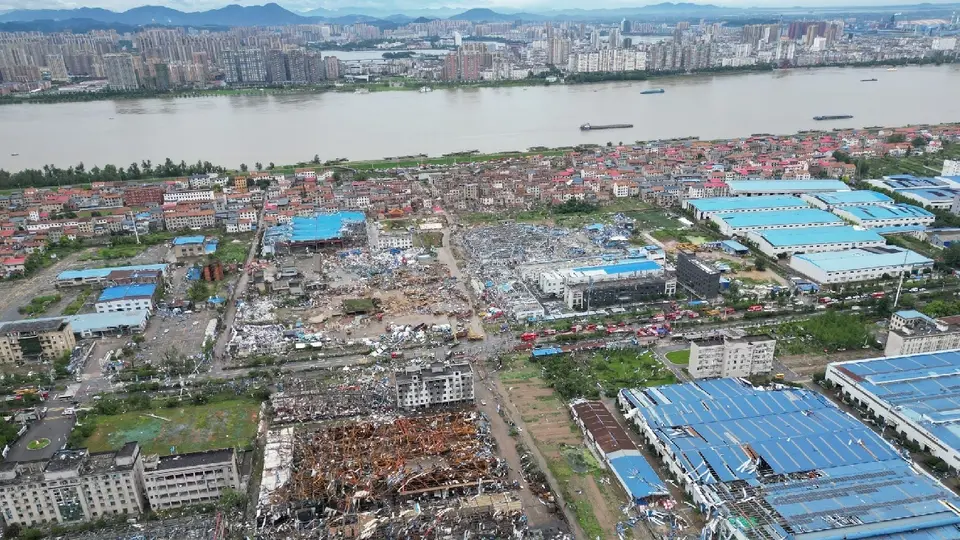 Una serie de tornados inusuales pegaron en varias provincias del centro de China / Redes Sociales