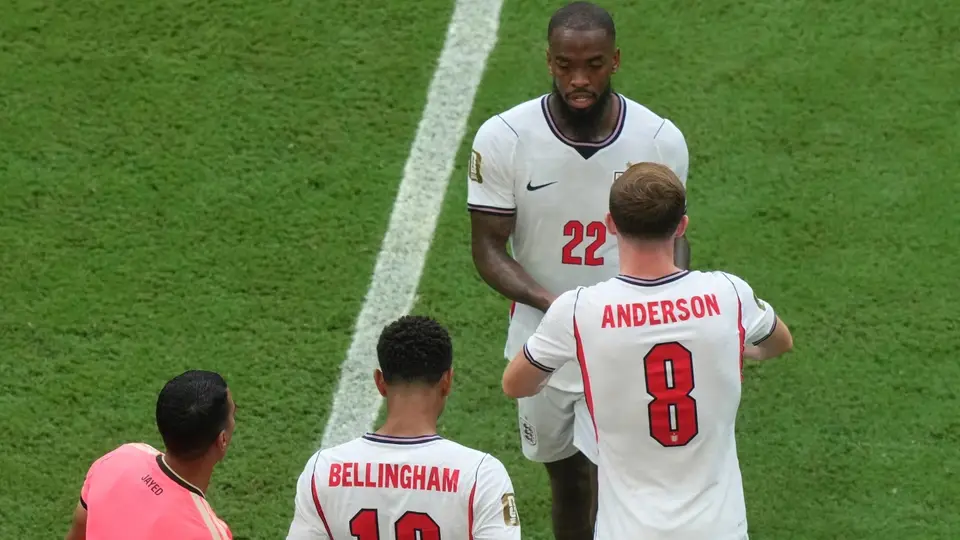 Ivan Toney sale de cambio en un partido de la Copa del Mundo | AP