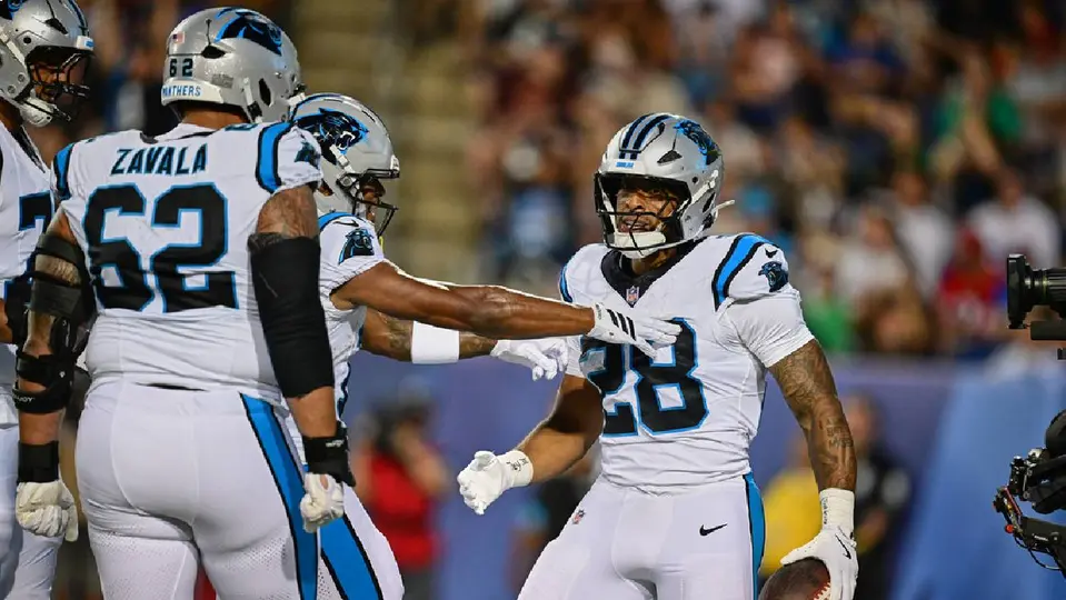 Jugadores de Carolina Panthers celebrando una anotación | AP