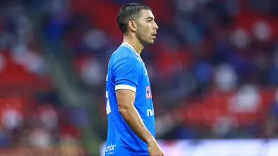 Erik Lira llega a los 200 partidos con Cruz Azul