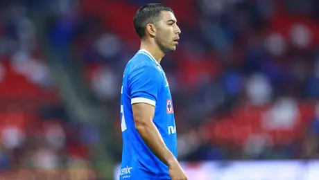 Erik Lira llega a los 200 partidos con Cruz Azul