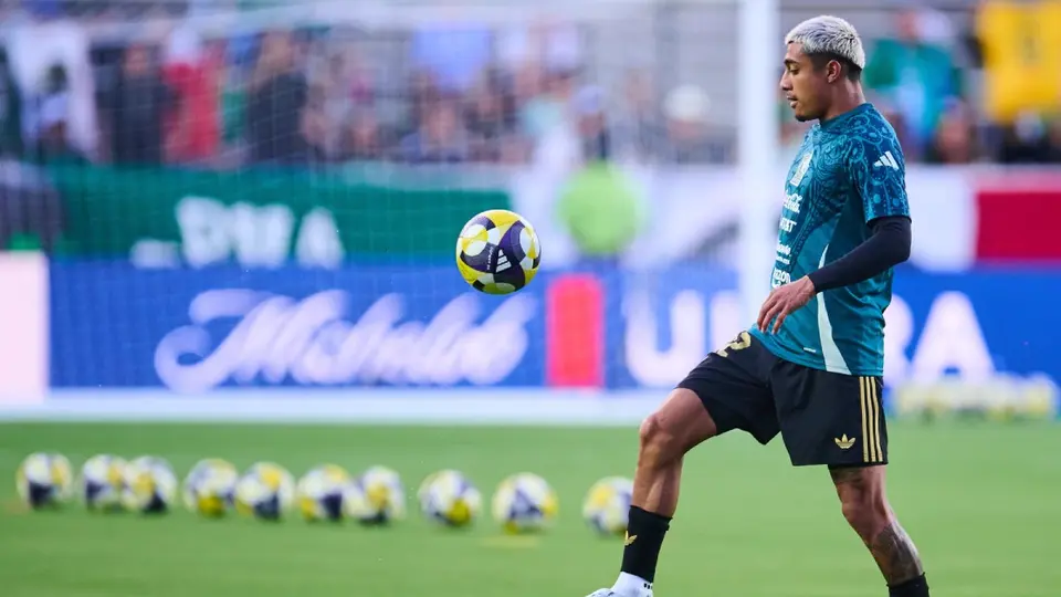 Julián Araujo con la Selección Mexicana | MEXSPORT