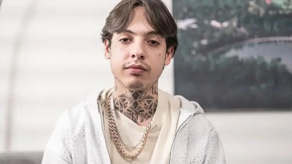 Fátima Bosch negó tener una relación sentimental con el cantante Natanael Cano. / Especial