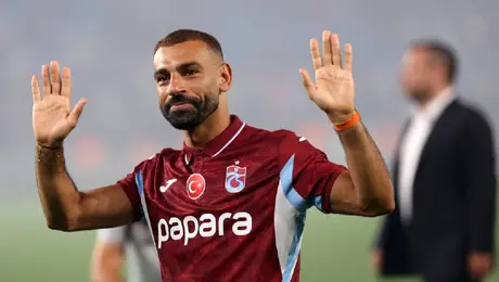 Mohamed Salah es suspendido tras percance con su automóvil