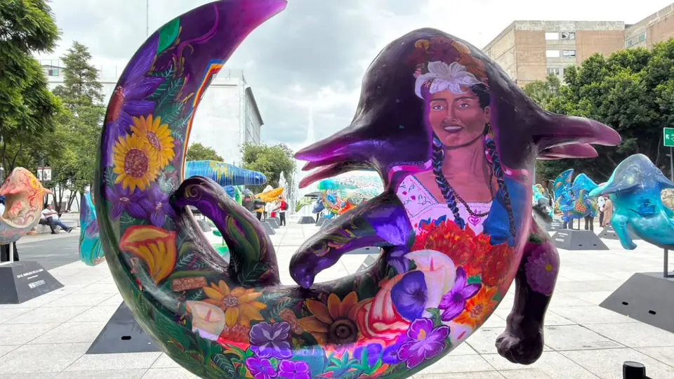 Las coloridas esculturas pueden visitarse en el Nuevo Embarcadero de Cuemanco y en la Plaza Tlaxcoaque. / Georgina Sánchez