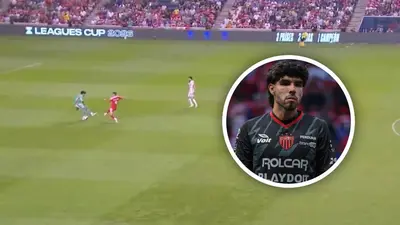 Luis Jiménez, portero del Necaxa, protagoniza cardiaca jugada ante Robert Lewandowski