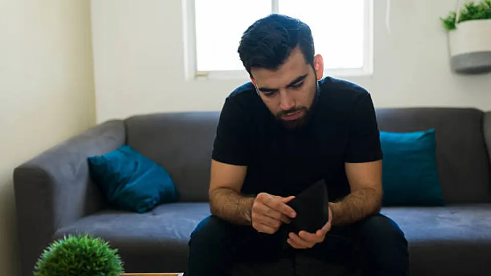 El programa busca brindar apoyo económico temporal mientras las personas beneficiarias encuentran un nuevo empleo formal./ Pixabay