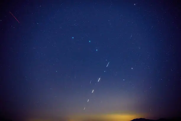 El radiante de las Épsilon Perseidas se localiza en la constelación de Perseo, hacia el noreste./ Pixabay