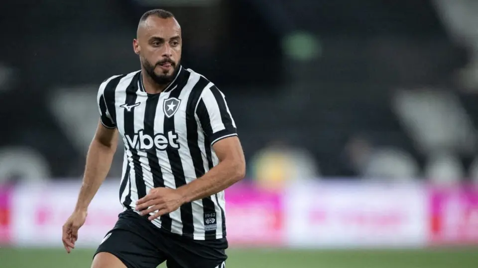 Arthur Cabral en partido con Botafogo | AFP