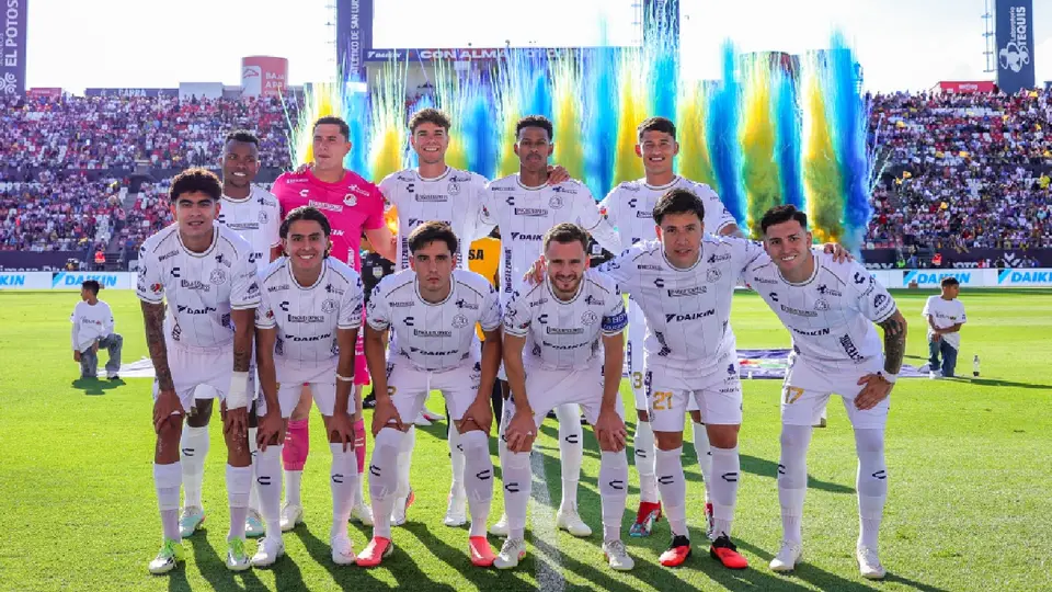 Efectos especiales en el San Luis vs Chivas | IMAGO7