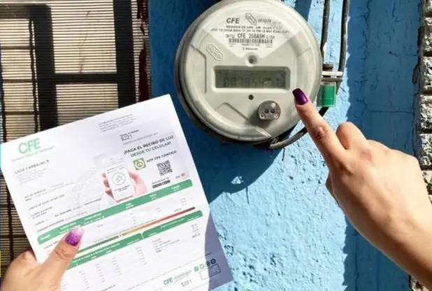 La CFE puede detectar anomalías durante revisiones de medidores y conexiones eléctricas./ RS