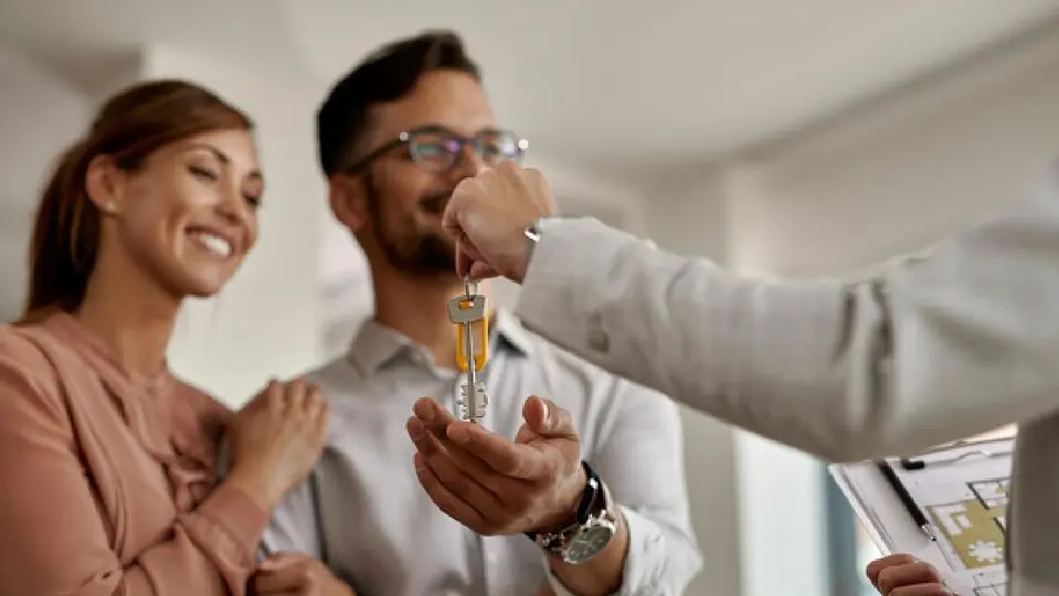 Para comprar un casa depende de factores como los ingresos del interesado / Magnific