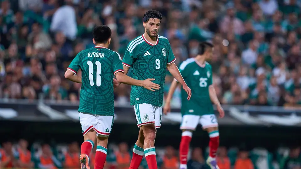 Gilberto Mora se acerca a Europa; Raúl Jiménez le manda 'consejo' para escoger equipo