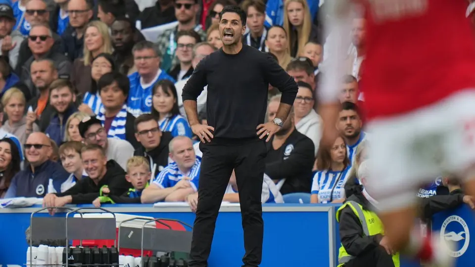Mikel Arteta con Arsenal en un partido de la Premier League | AP
