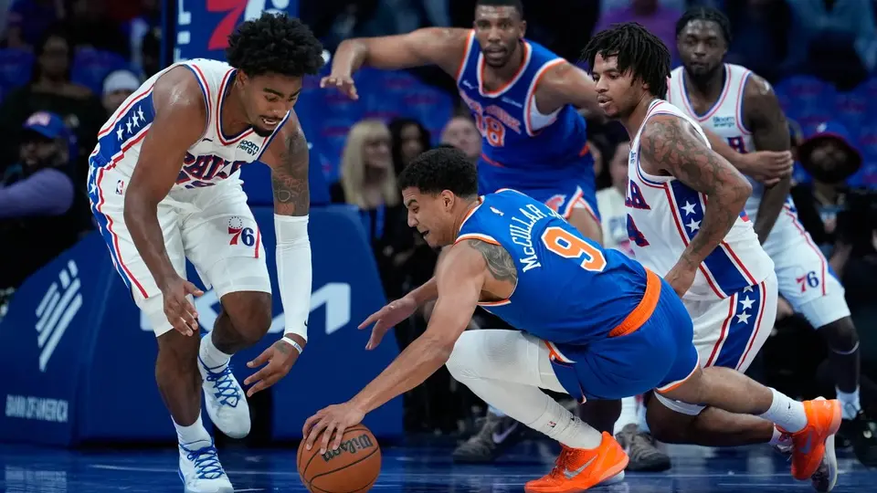 Los New York Knicks ante los Philadelphia 76ers en la pretemporada de la NBA | AP