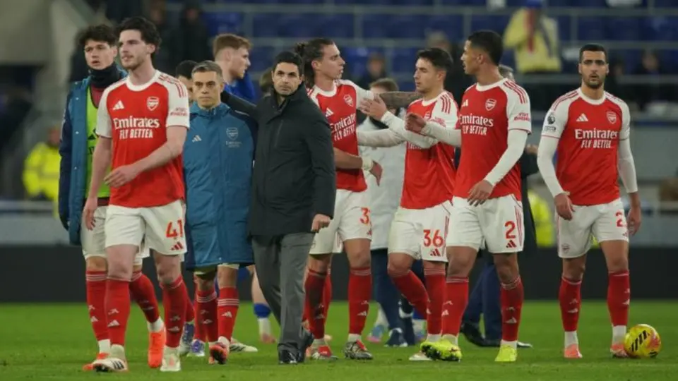 Mikel Arteta con los jugadores de Arsenal | AP