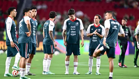 Rafael Márquez sorprende con su XI ante Chile; Álex Padilla como titular